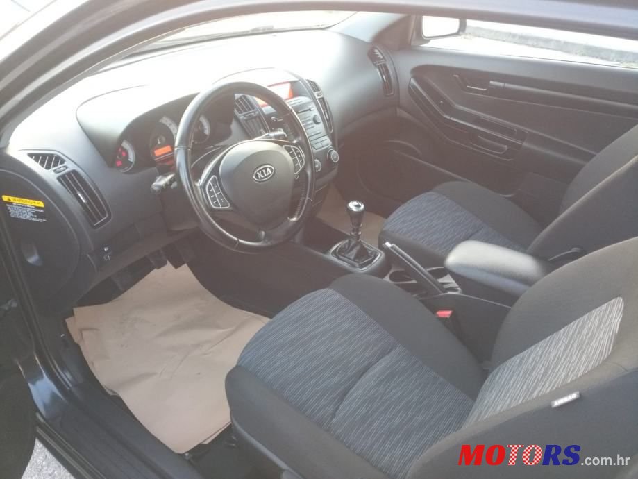 2010' Kia Ceed 1,6 Crdi photo #4