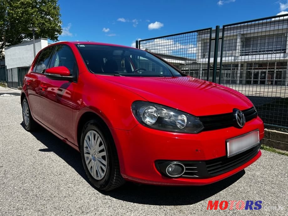 2010' Volkswagen Golf VI 1,6 Tdi photo #1