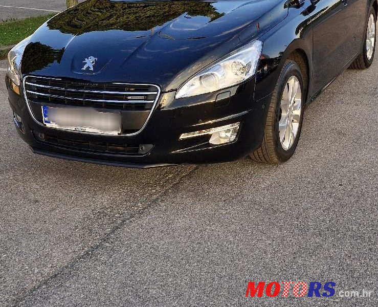 2013' Peugeot 508 Hybrid4 2,0 Hdi photo #2