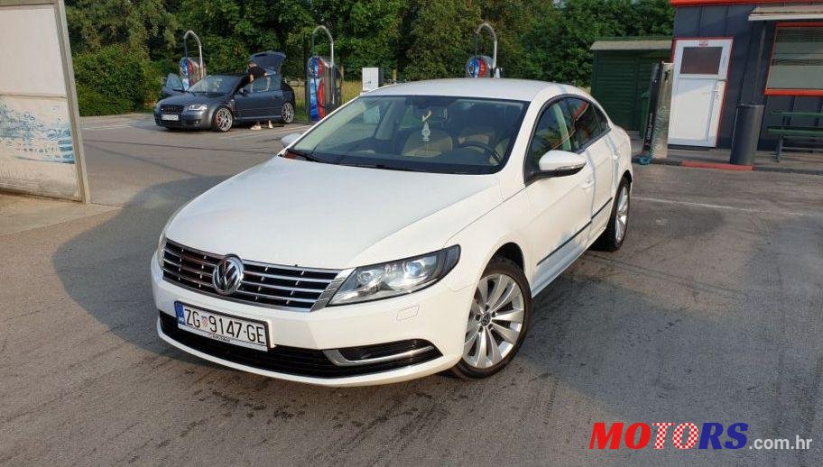 2013' Volkswagen Passat photo #3