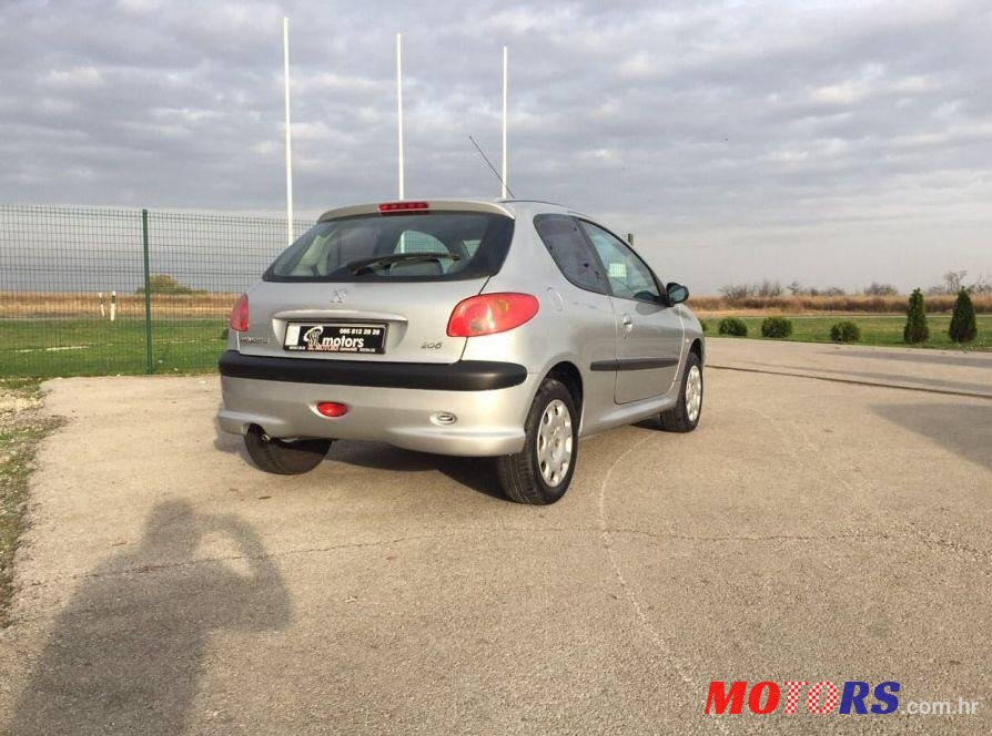 2003' Peugeot 206 206 1,1 photo #2