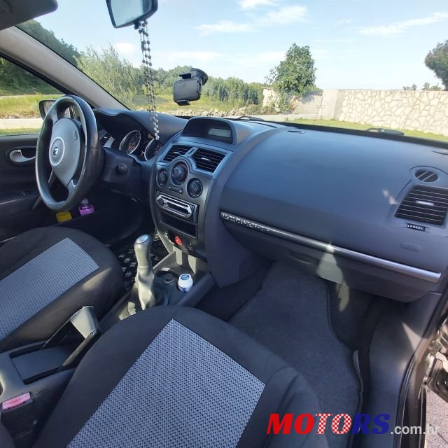 2009' Renault photo #5