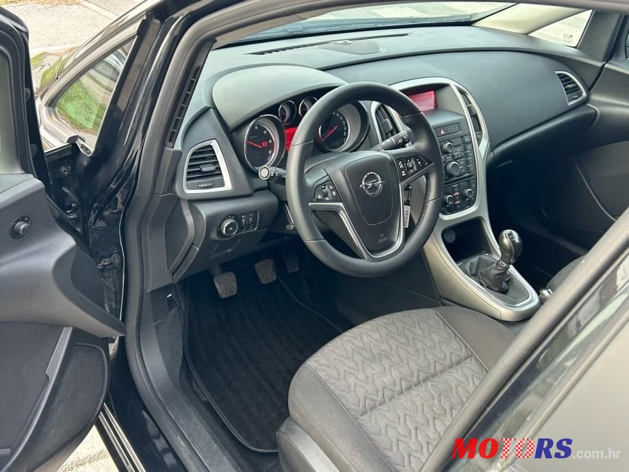 2013' Opel Astra 1,7 Cdti Classic photo #5