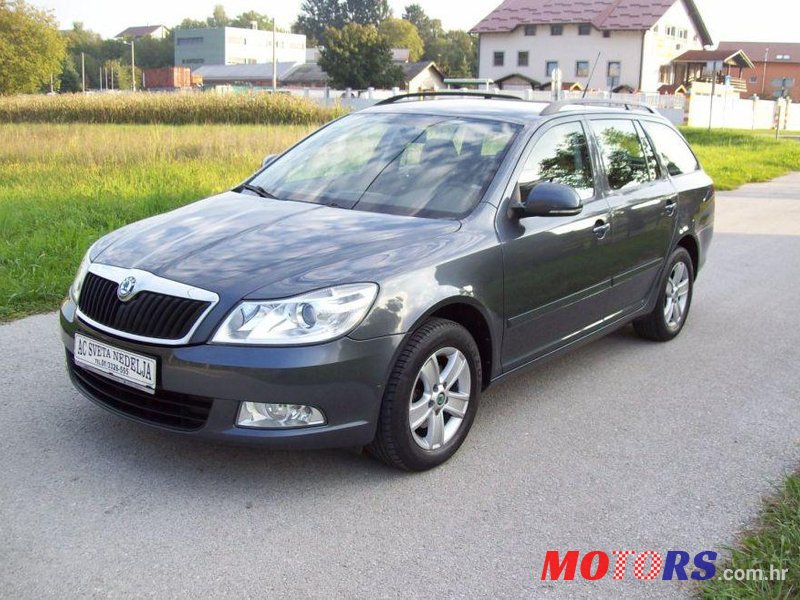 2010' Skoda Octavia Combi 1,6 Tdi photo #1