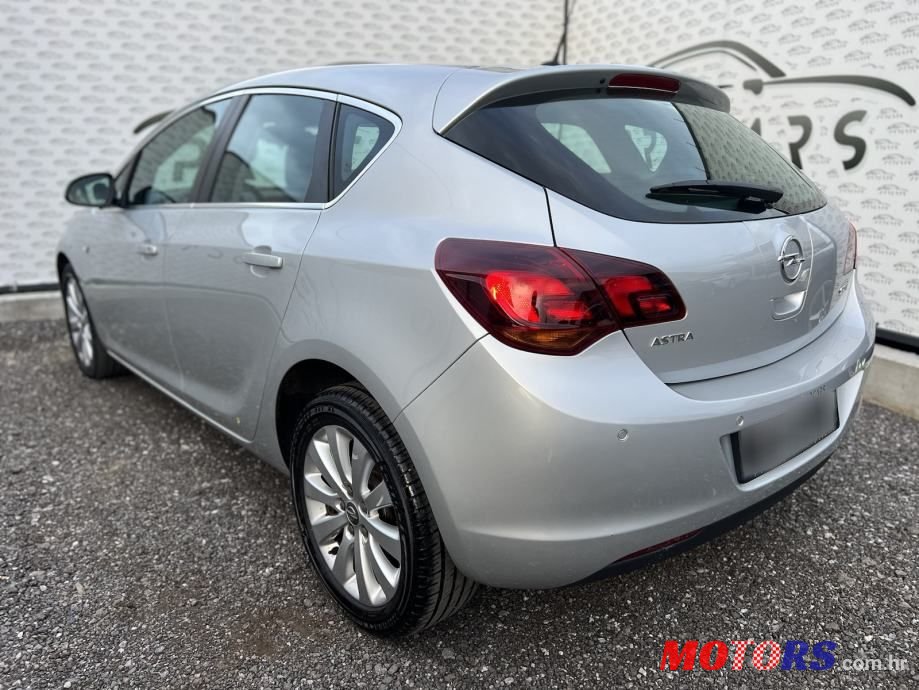 2013' Opel Astra 1,7 Cdti Classic photo #4