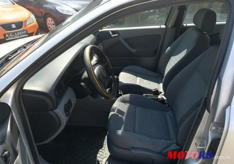 2002' Skoda Octavia 1,9 Tdi photo #1