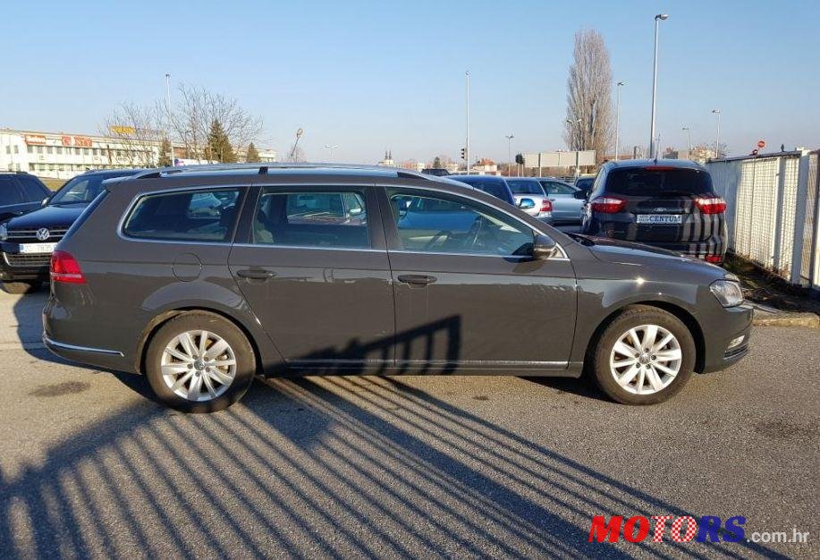 2013' Volkswagen Passat Variant photo #1