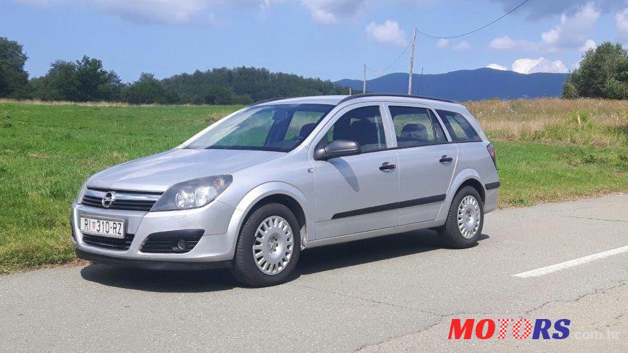2005' Opel Astra Karavan photo #2