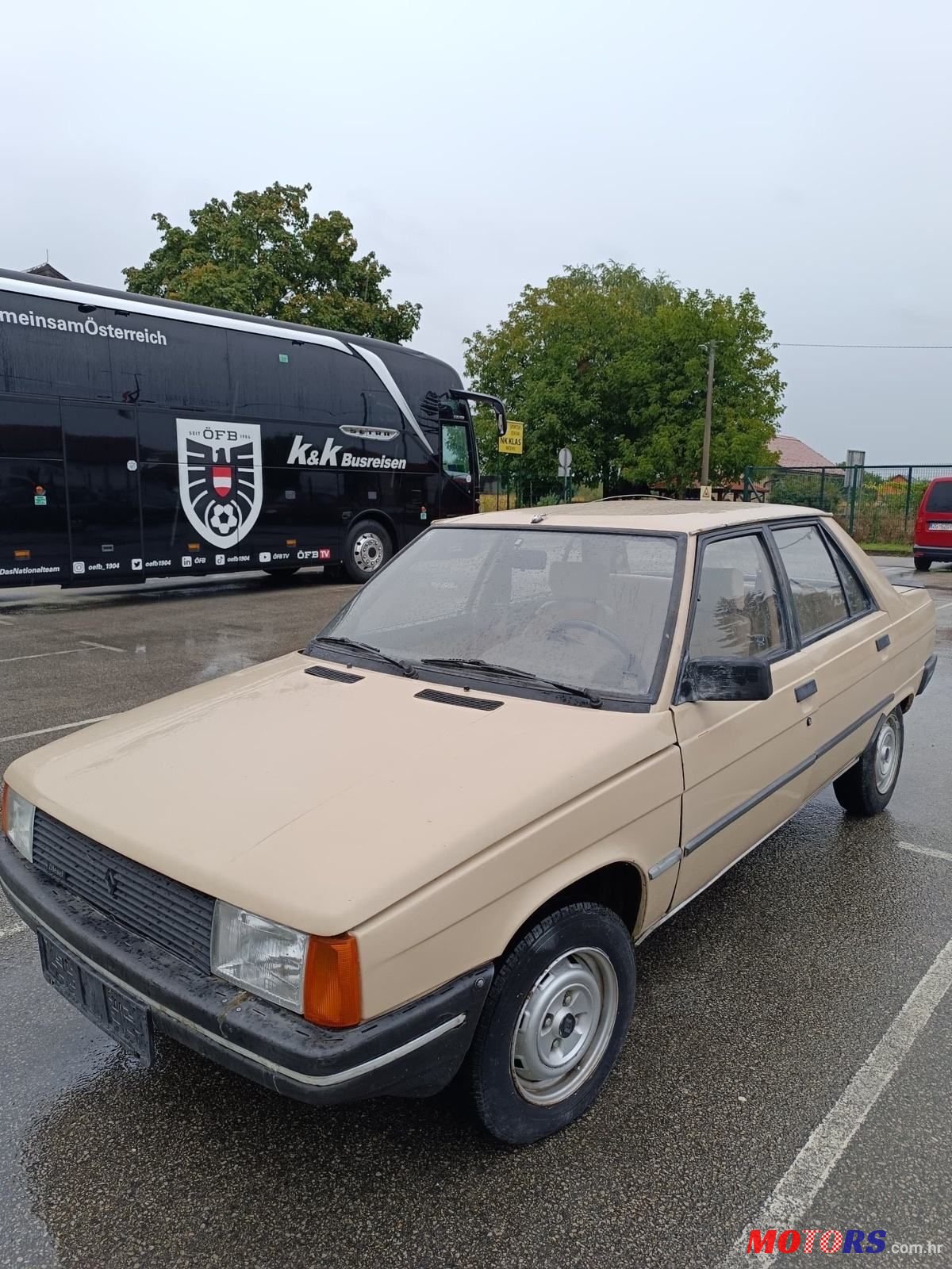 1985' Renault 9 1.6 Gtd photo #1