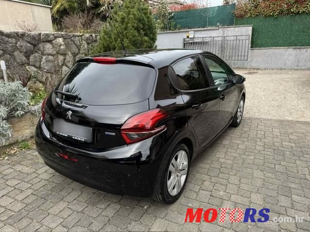 2017' Peugeot 208 1,2 Puretech photo #2