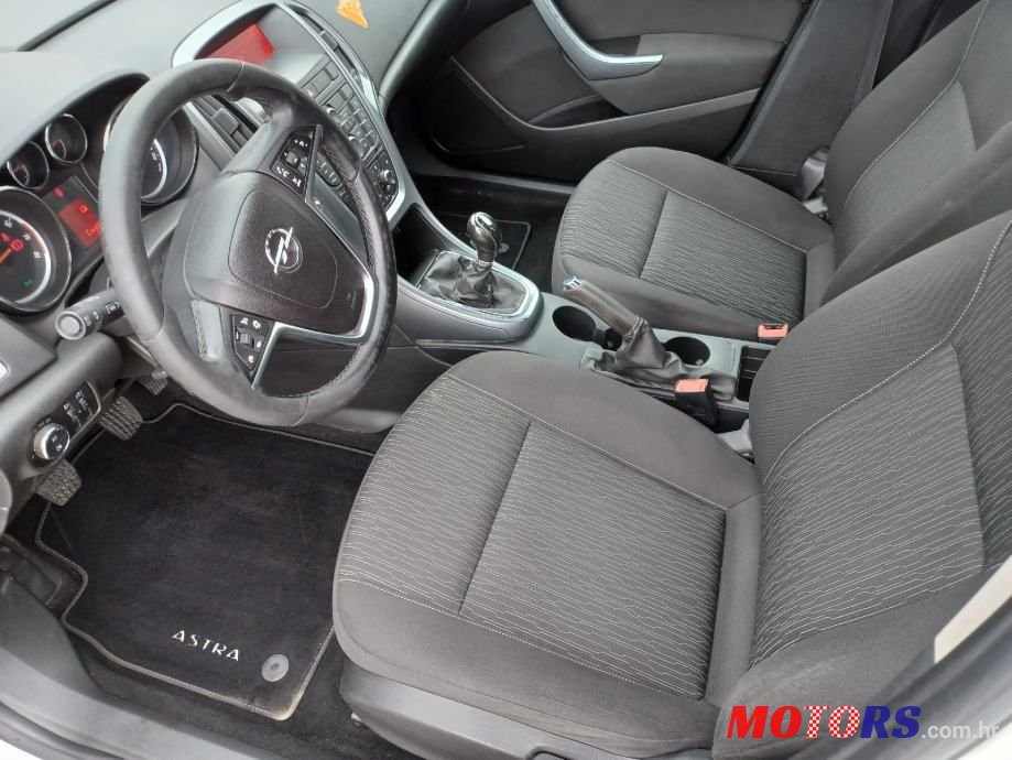 2014' Opel Astra 1,4T photo #4