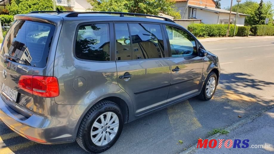 2011' Volkswagen Touran 1,6 Tdi photo #3