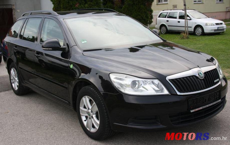 2011' Skoda Octavia Combi 1,6 Tdi photo #1