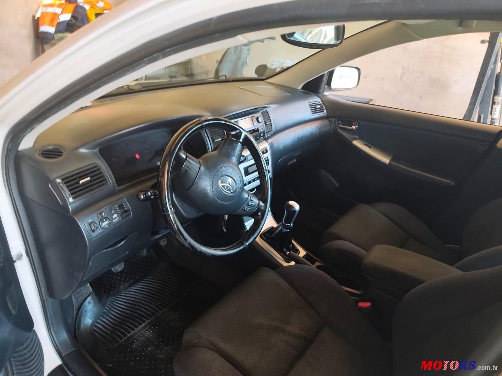 2004' Toyota Corolla Vvti photo #6