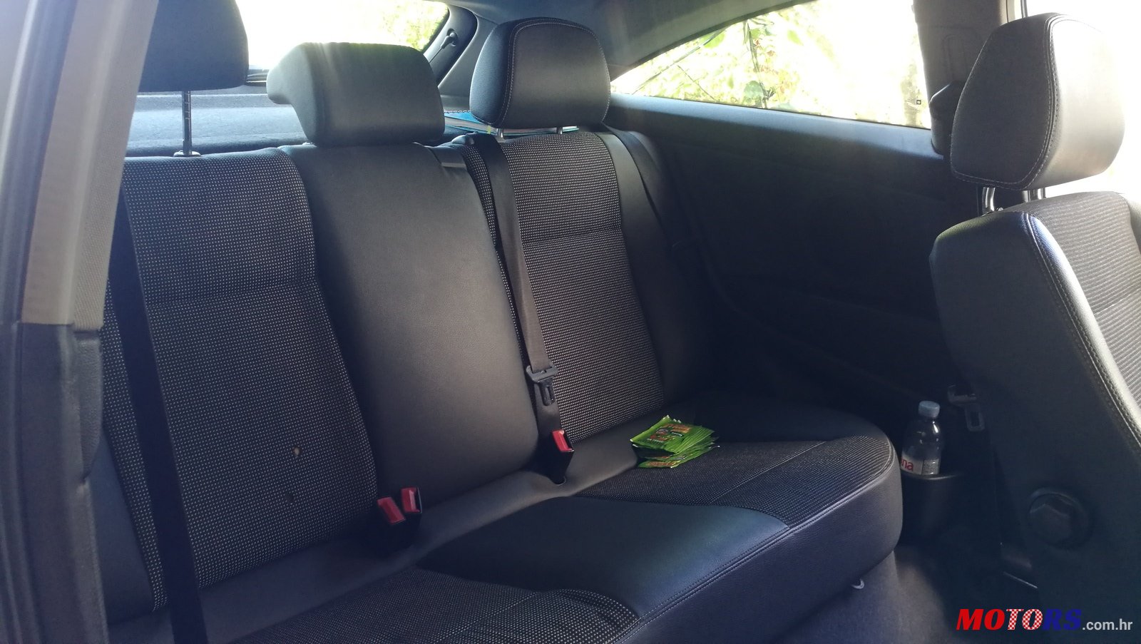 2007' Opel Astra GTC photo #2