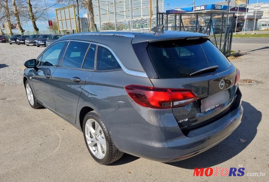 2017' Opel Astra Karavan photo #4