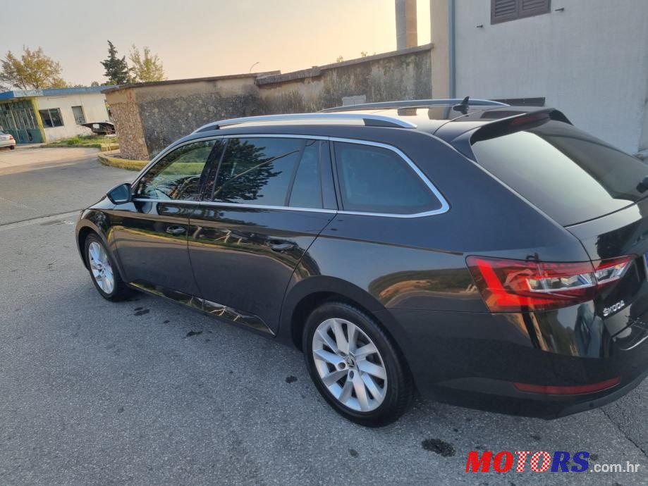2016' Skoda Superb Combi photo #3