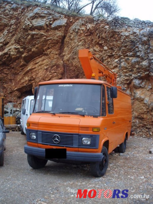 1984' Mercedes-Benz photo #2