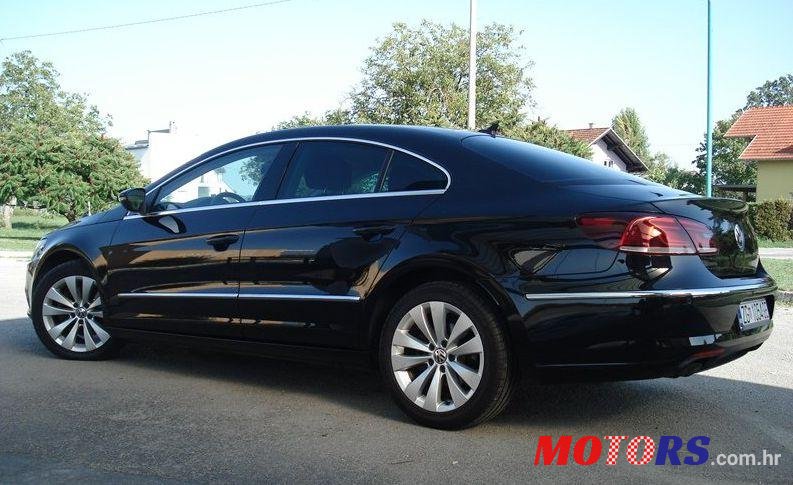 2012' Volkswagen Passat CC photo #2