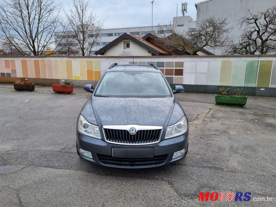 2012' Skoda Octavia Combi photo #2