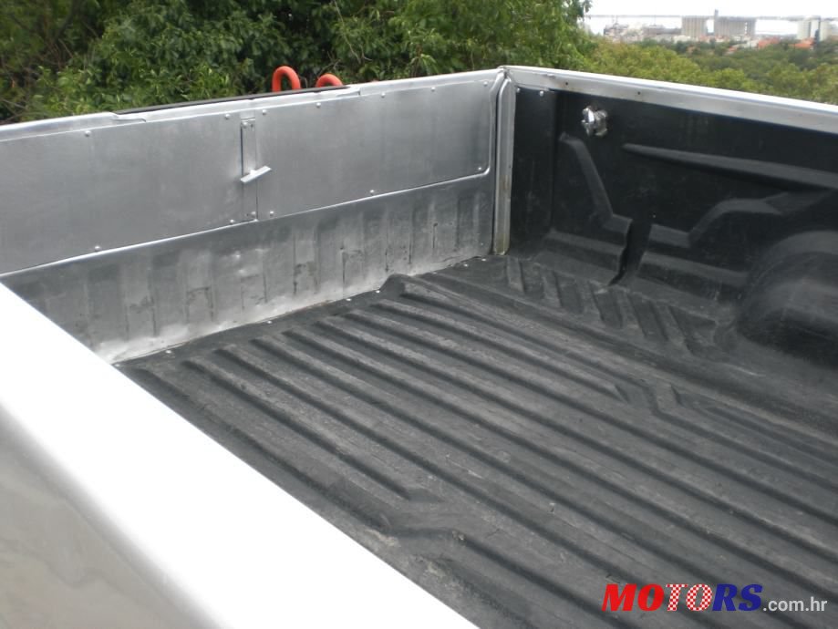 2007' Nissan Navara 2.5 photo #2