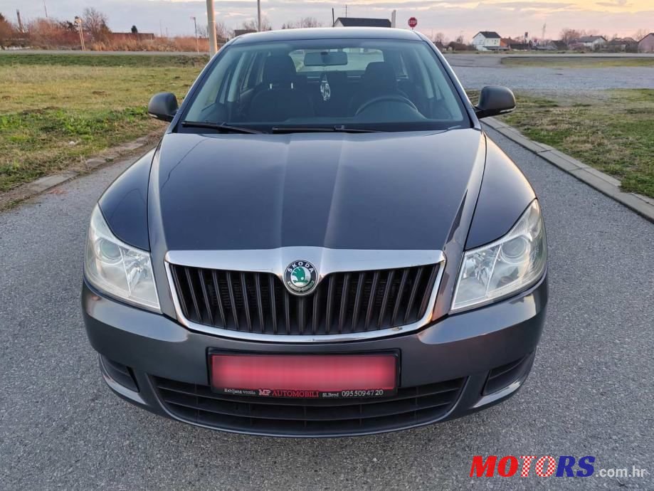 2012' Skoda Octavia Combi photo #2