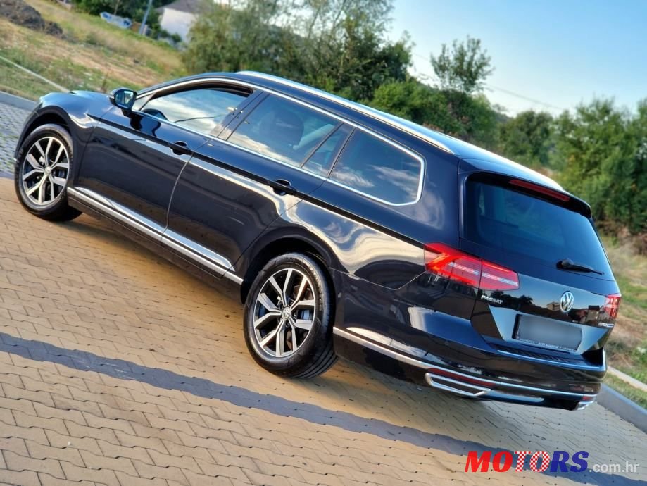 2015' Volkswagen Passat photo #5