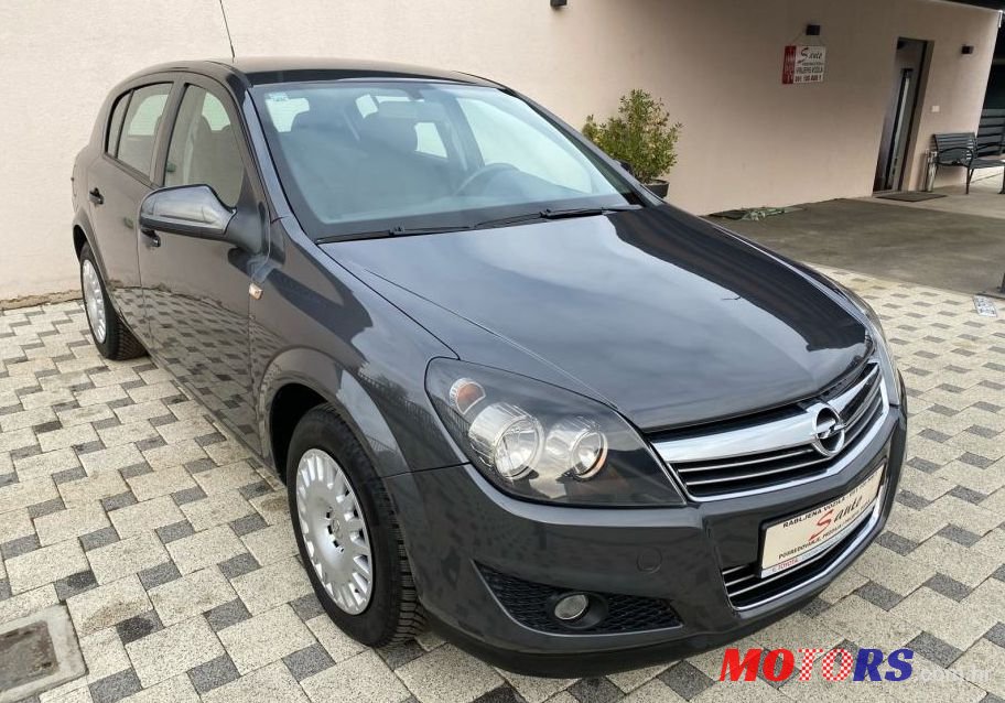 2012' Opel Astra 1,7 Cdti photo #1