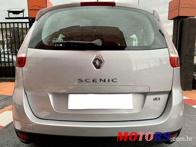 2011' Renault Scenic photo #3