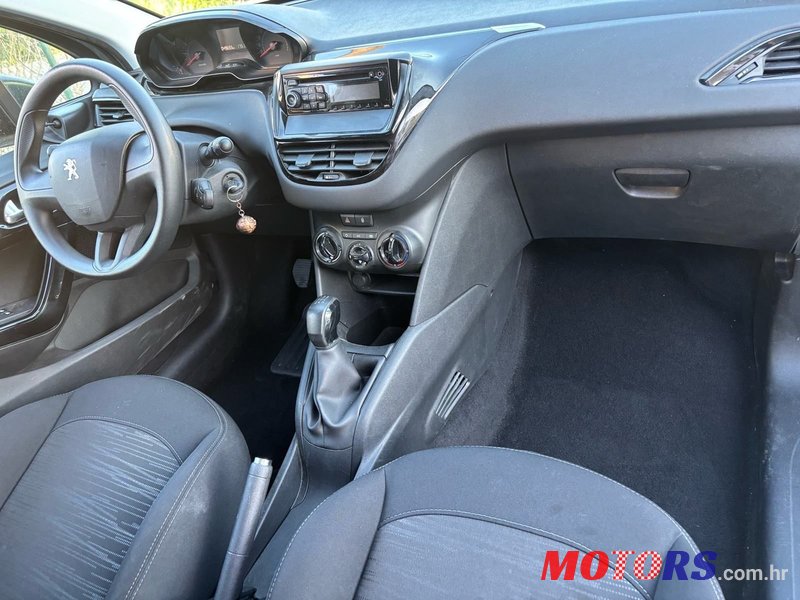 2014' Peugeot 208 1,0 Vti photo #4
