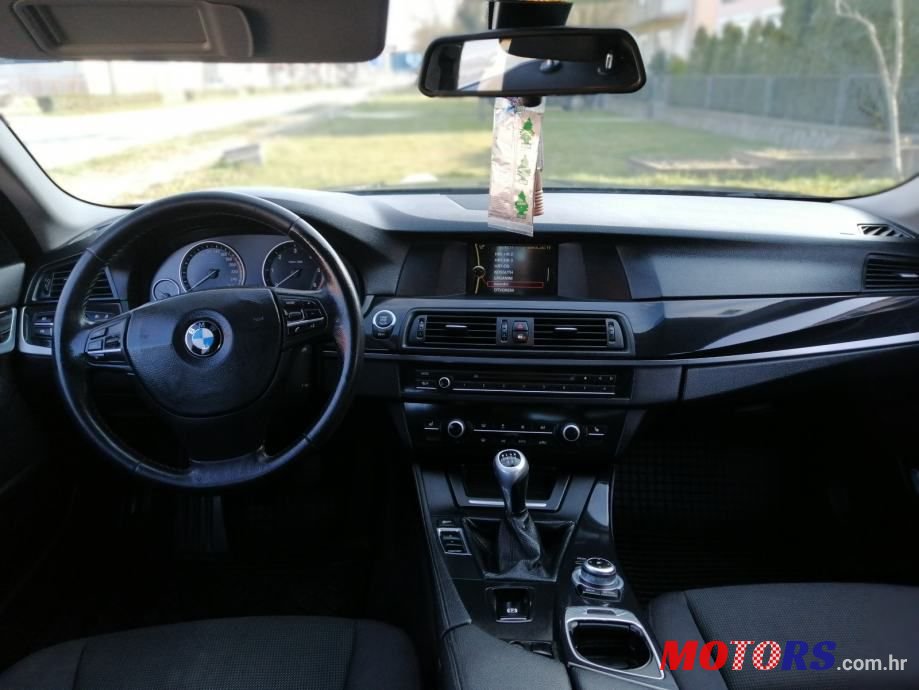 2012' BMW Serija 5 520D photo #5