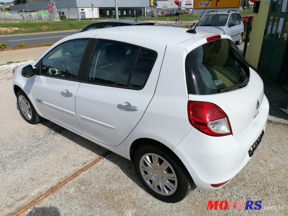 2009' Renault Clio 1,2 16V photo #3