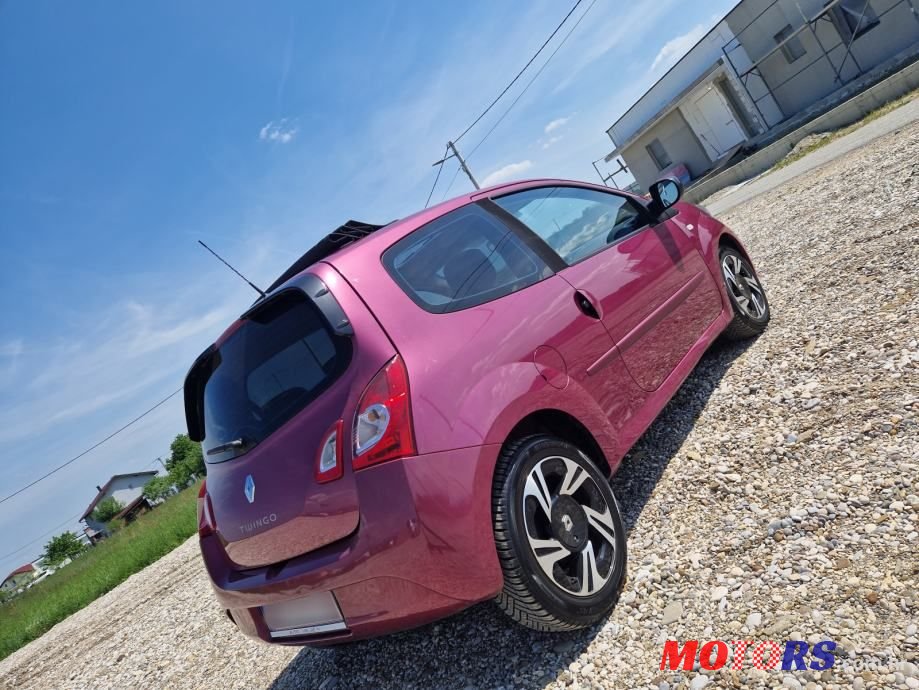 2014' Renault Twingo photo #5