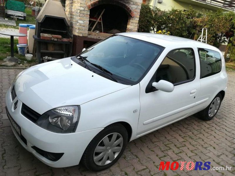 2008' Renault Clio 1,5 Dci photo #1