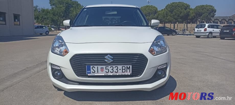 2020' Suzuki Swift 1,2 photo #1