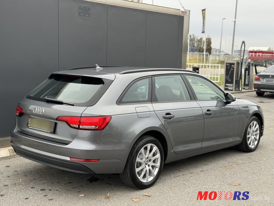 2017' Audi A4 Avant photo #6