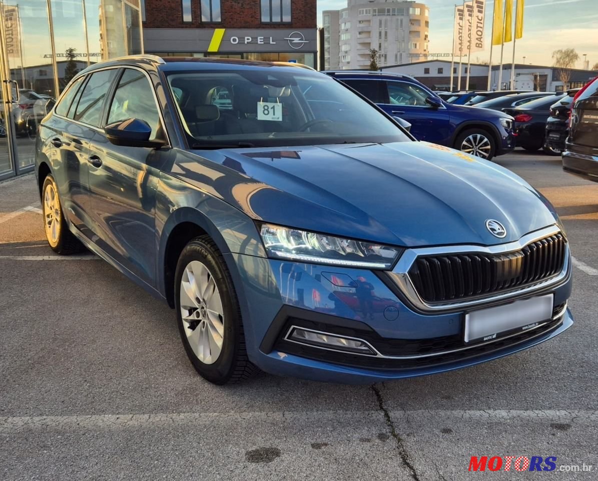 2020' Skoda Octavia Combi photo #4