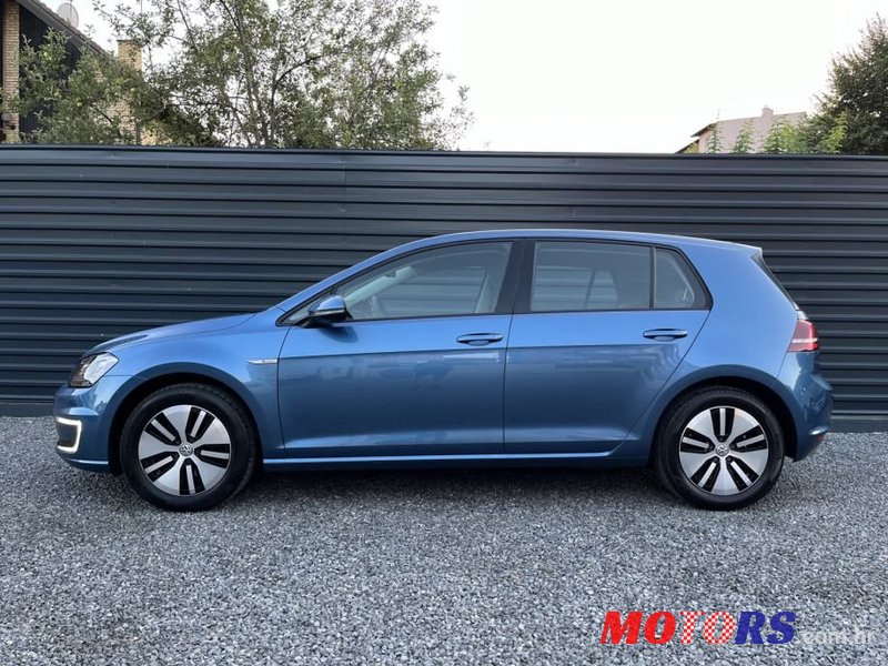 2015' Volkswagen Golf VII E-Golf photo #2