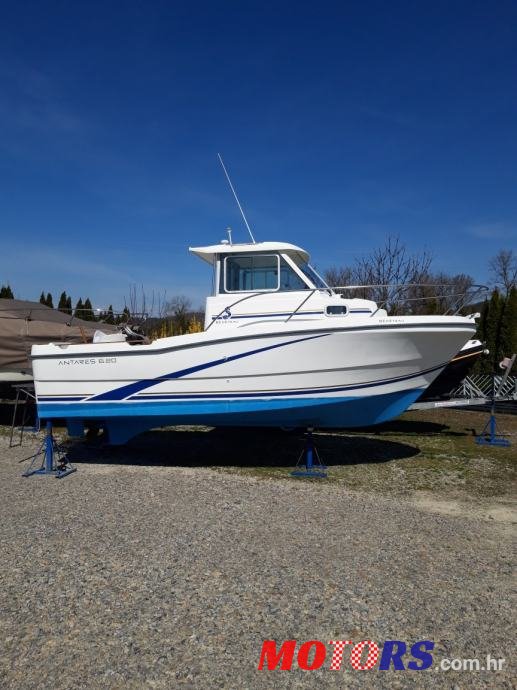 2000' Beneteau photo #1