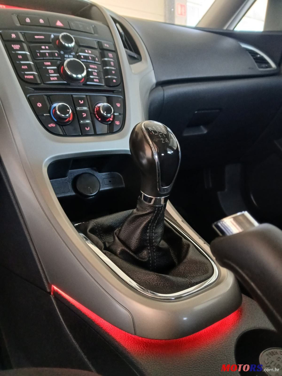 2012' Opel Astra 1,3 Cdti photo #6