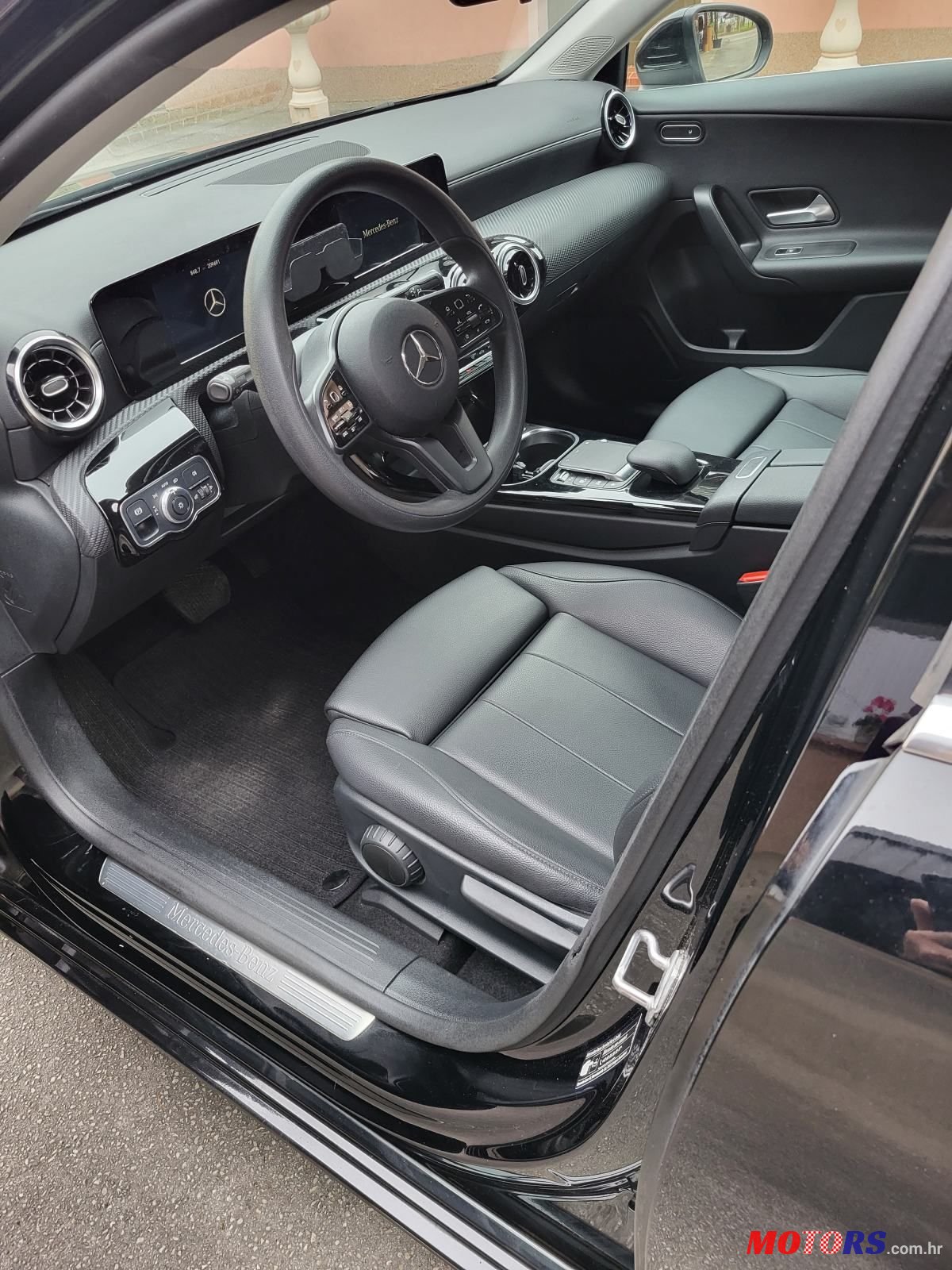 2021' Mercedes-Benz A-Klasa A 180 photo #3