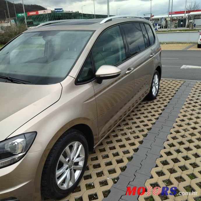 2016' Volkswagen Touran 2.0 Tdi Dsg photo #6