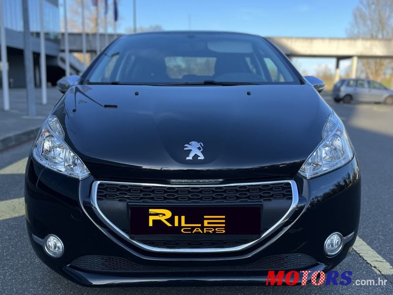 2015' Peugeot 208 1,2 photo #1