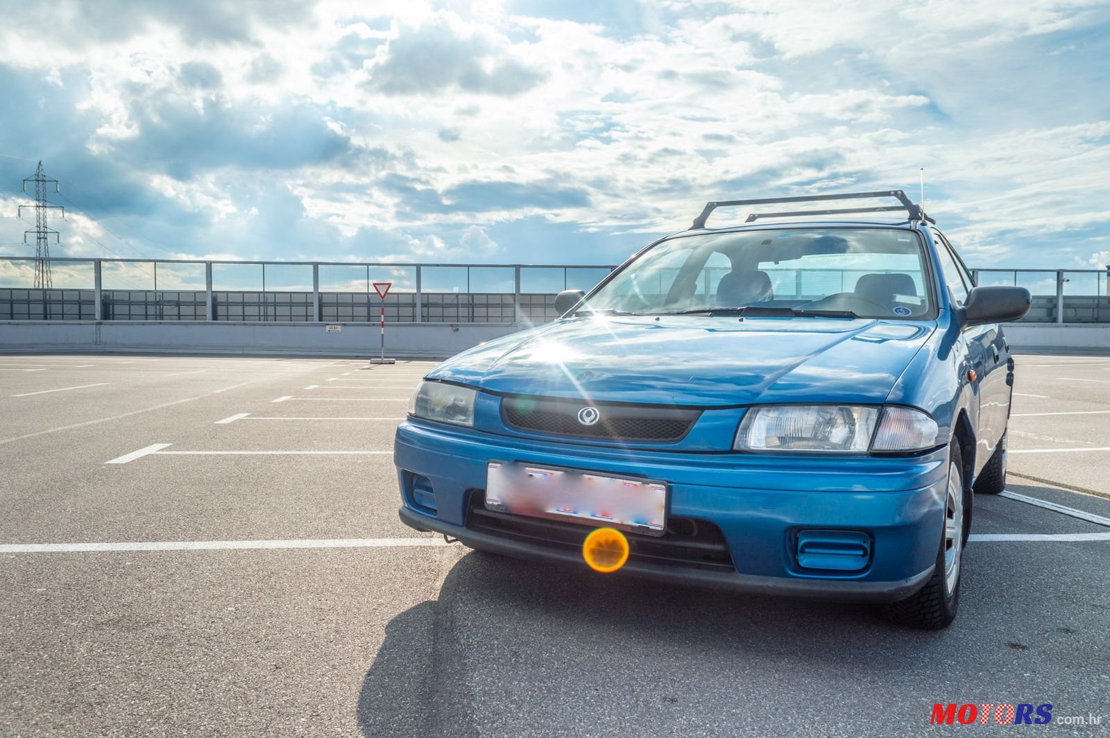 1997' Mazda 323 photo #2