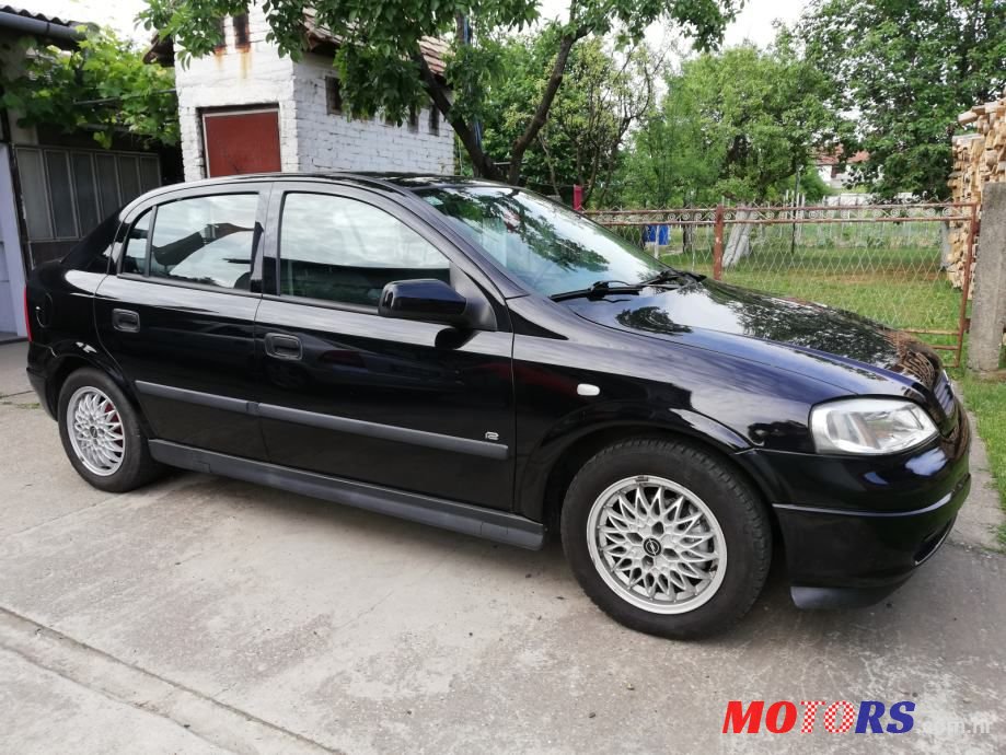 2008' Opel Astra photo #1