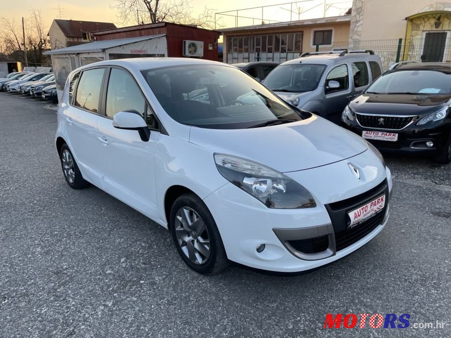 2011' Renault Scenic 1,5 Dci photo #5