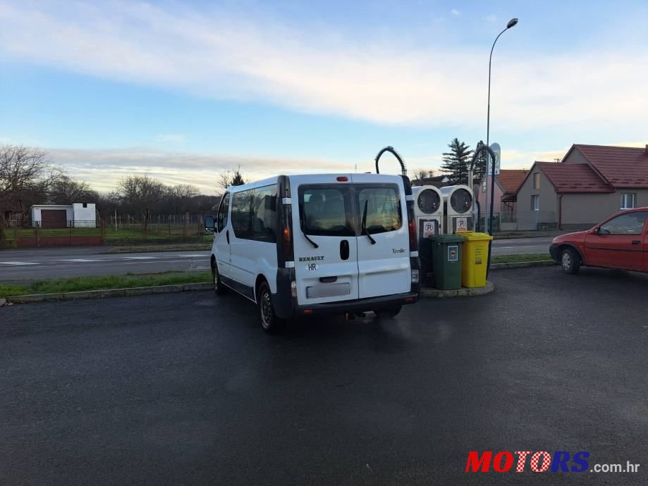 2005' Renault Trafic Kombi photo #5