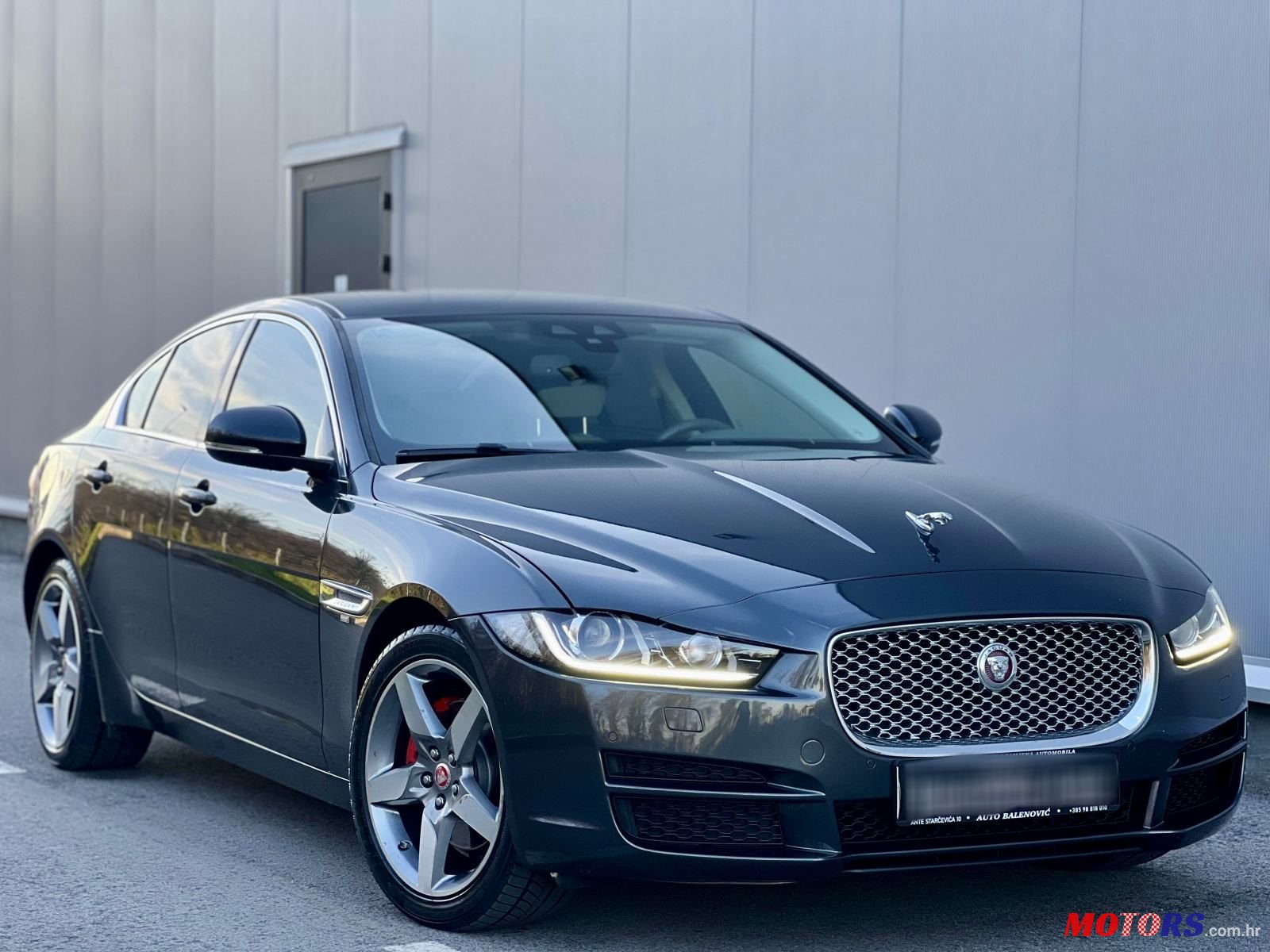 2016' Jaguar XE 2.0 Diesel Portfolio photo #2