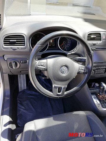 2011' Volkswagen Golf VI photo #3