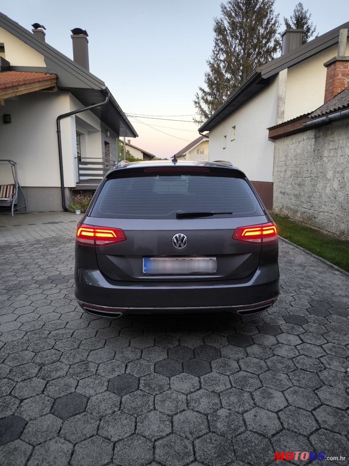 2017' Volkswagen Passat Variant photo #2